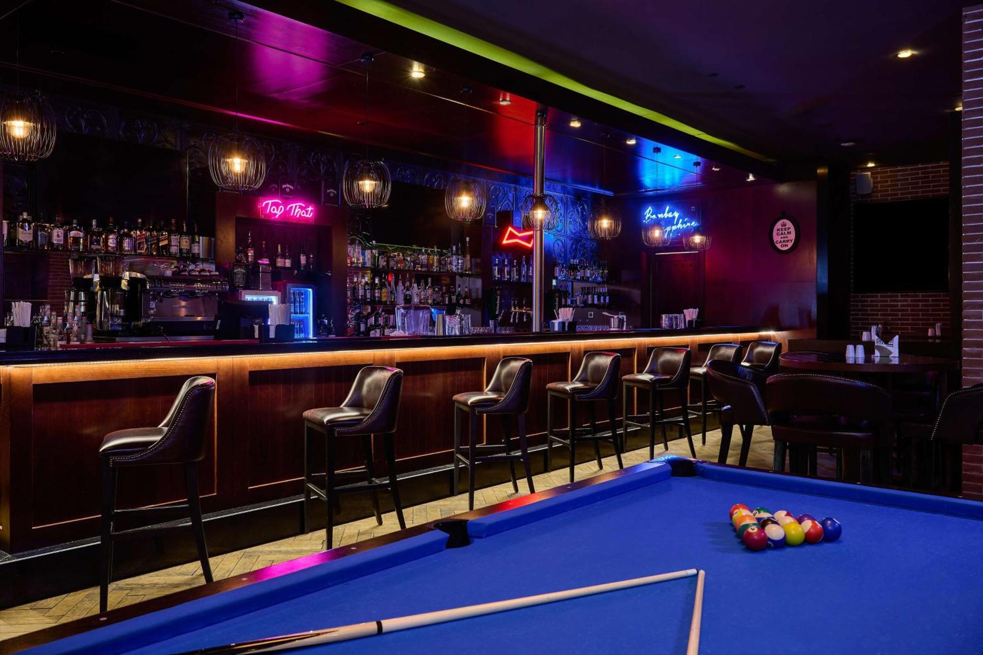 ดับเบิลทรี บาย ฮิลตัน โดฮา - อัลซัดด์ Hotel ภายนอก รูปภาพ The bar at the 2012 World Series of Poker