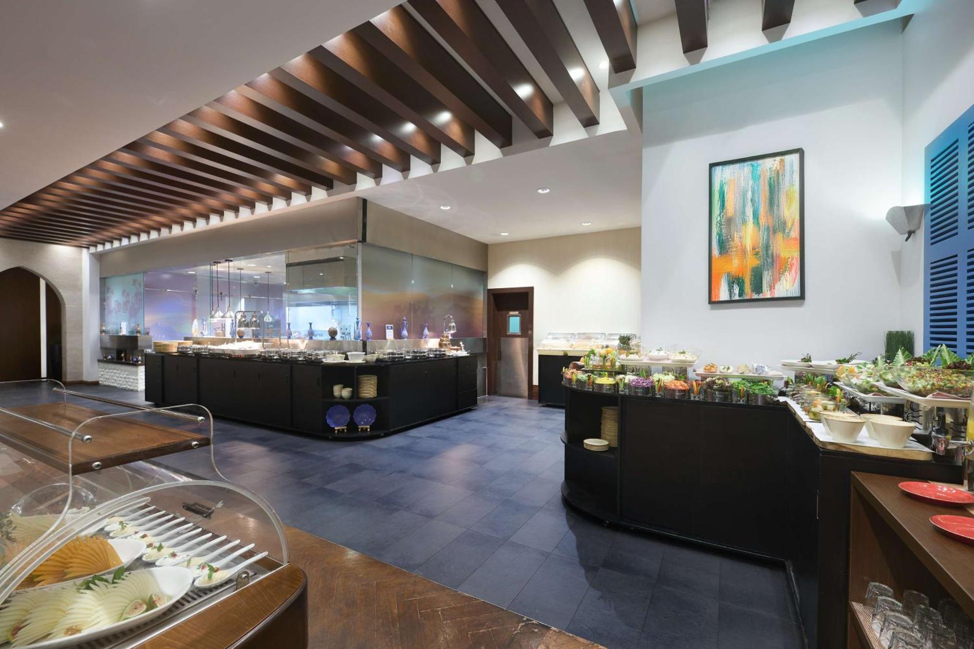 ดับเบิลทรี บาย ฮิลตัน โดฮา - อัลซัดด์ Hotel ภายนอก รูปภาพ The restaurant